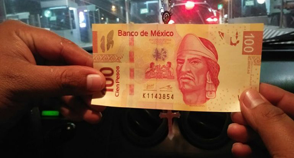 El servicio de taxi siempre te cobrará en efectivo