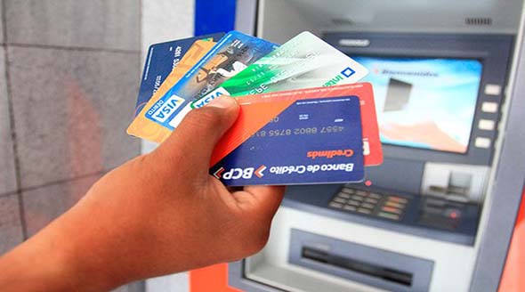 Incentiva la competencia entre bancos